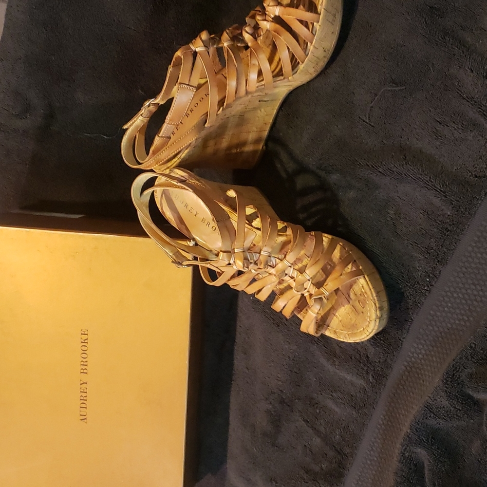 Leather wedge